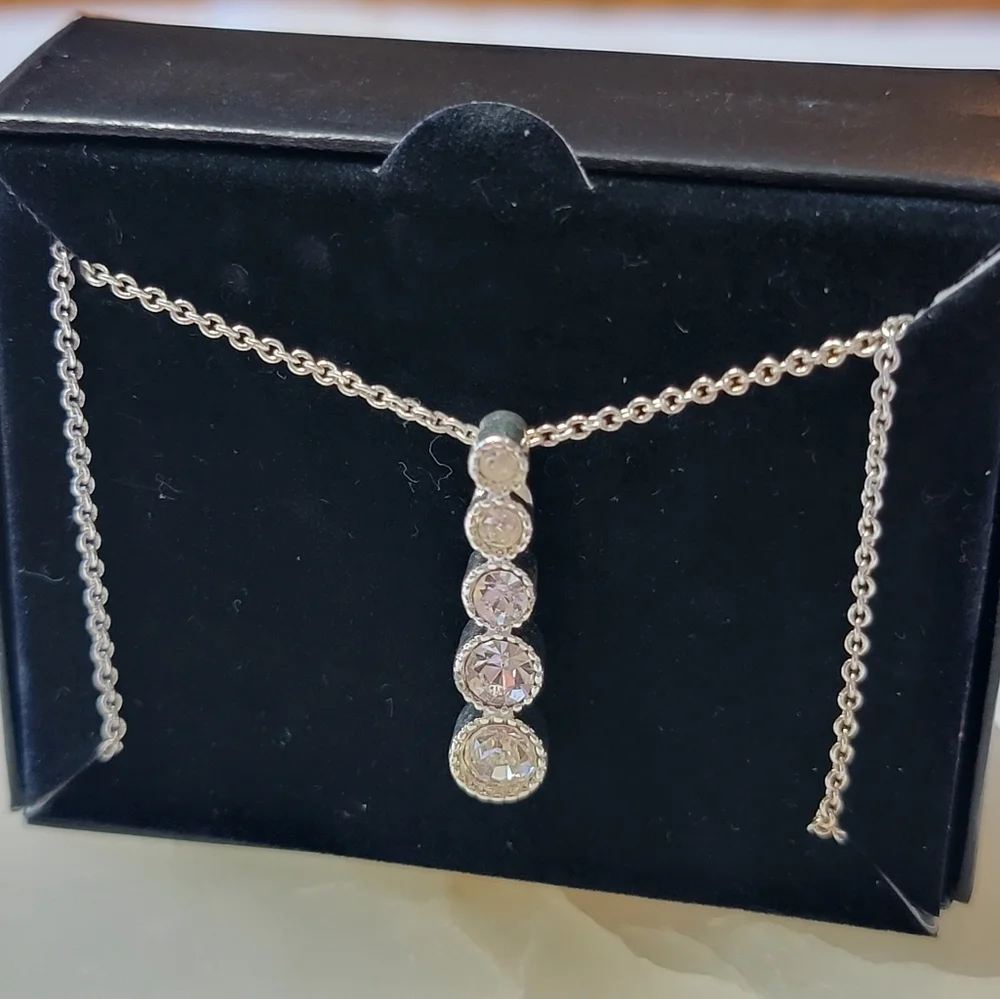 Rare Diamonds Limited Edition Rhinestone Drop Necklace Avon Signed NRT Silver